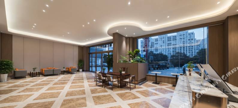 云居酒店(阜阳阜南爱琴海购物广场店)图片