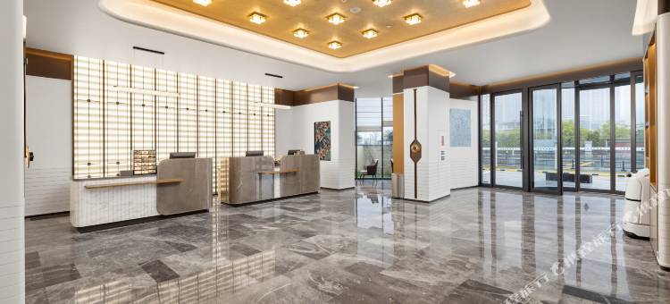 南昌童园国际酒店(艾溪湖湿地公园鱼尾洲地铁站店)图片