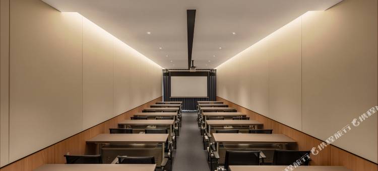 SFEEL设计师酒店(唐山师范学院远洋城店)图片