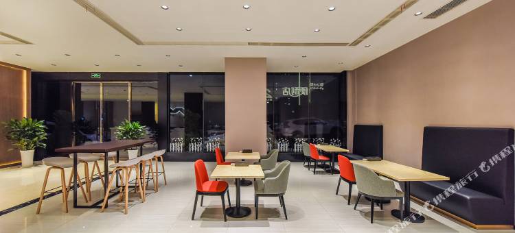 柏曼酒店(重庆财富中心洪湖东路轻轨站店)图片