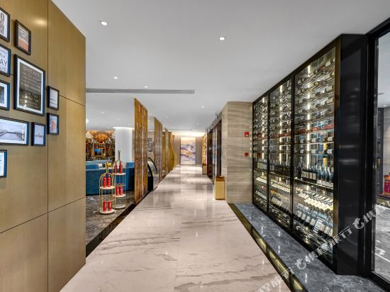 哈尔滨中央大街哈布斯堡酒店索菲亚教堂店