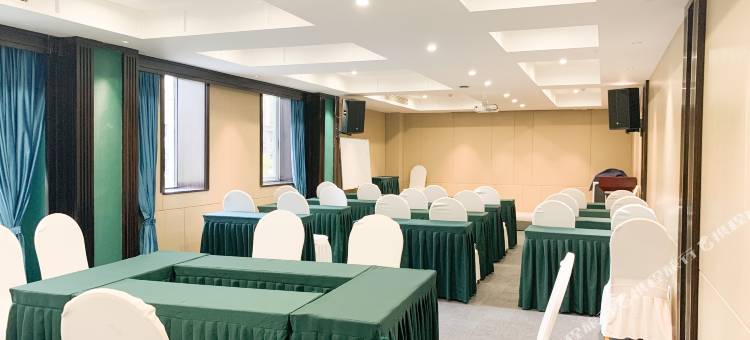 万德菲酒店(三台体育场潼川古城店)图片