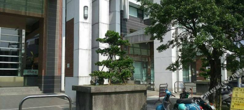 小花猫温泉图片