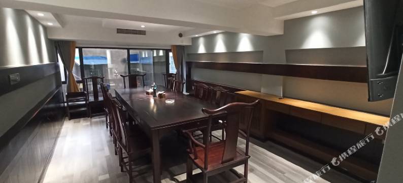 阆中市登煌酒店图片