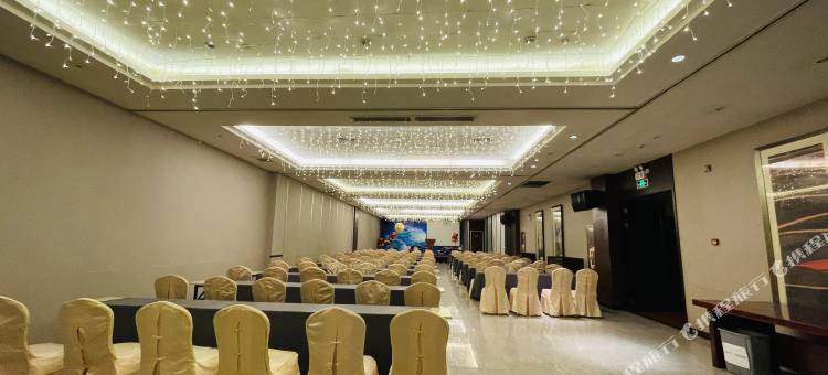 艳阳天酒店(武汉后湖大道地铁站店)图片