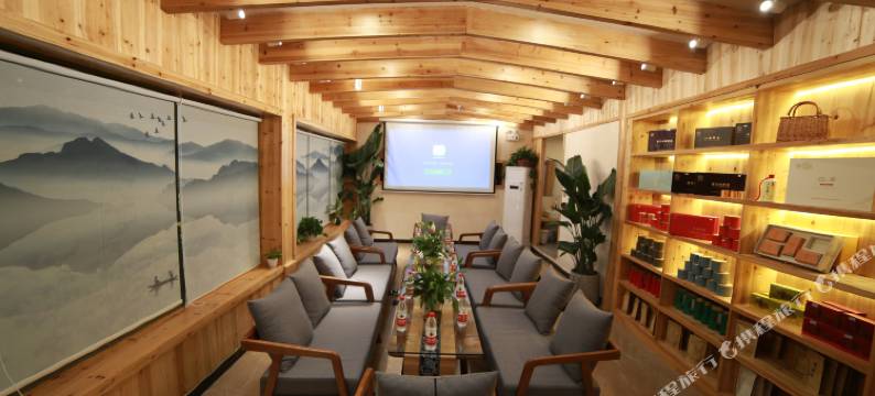 西江天合依欣·牵云山乡观景台高空全景山房民宿图片