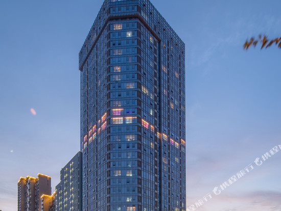 西子里·艺术酒店(大学城文泽路地铁站店)