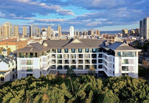 弥勒悦湖酒店（湖泉水乡店）外景图