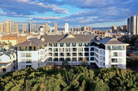 弥勒悦湖酒店(湖泉水乡店)