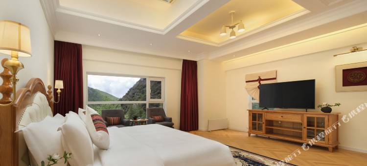 稻城亚丁花间岭·杜鹃谷温泉酒店图片