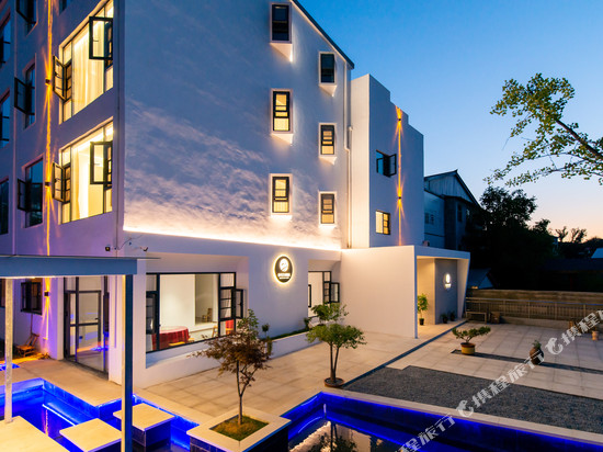 伴月·Vacation藏绘·慕山愈林·旷野观景·艺术设计师酒店