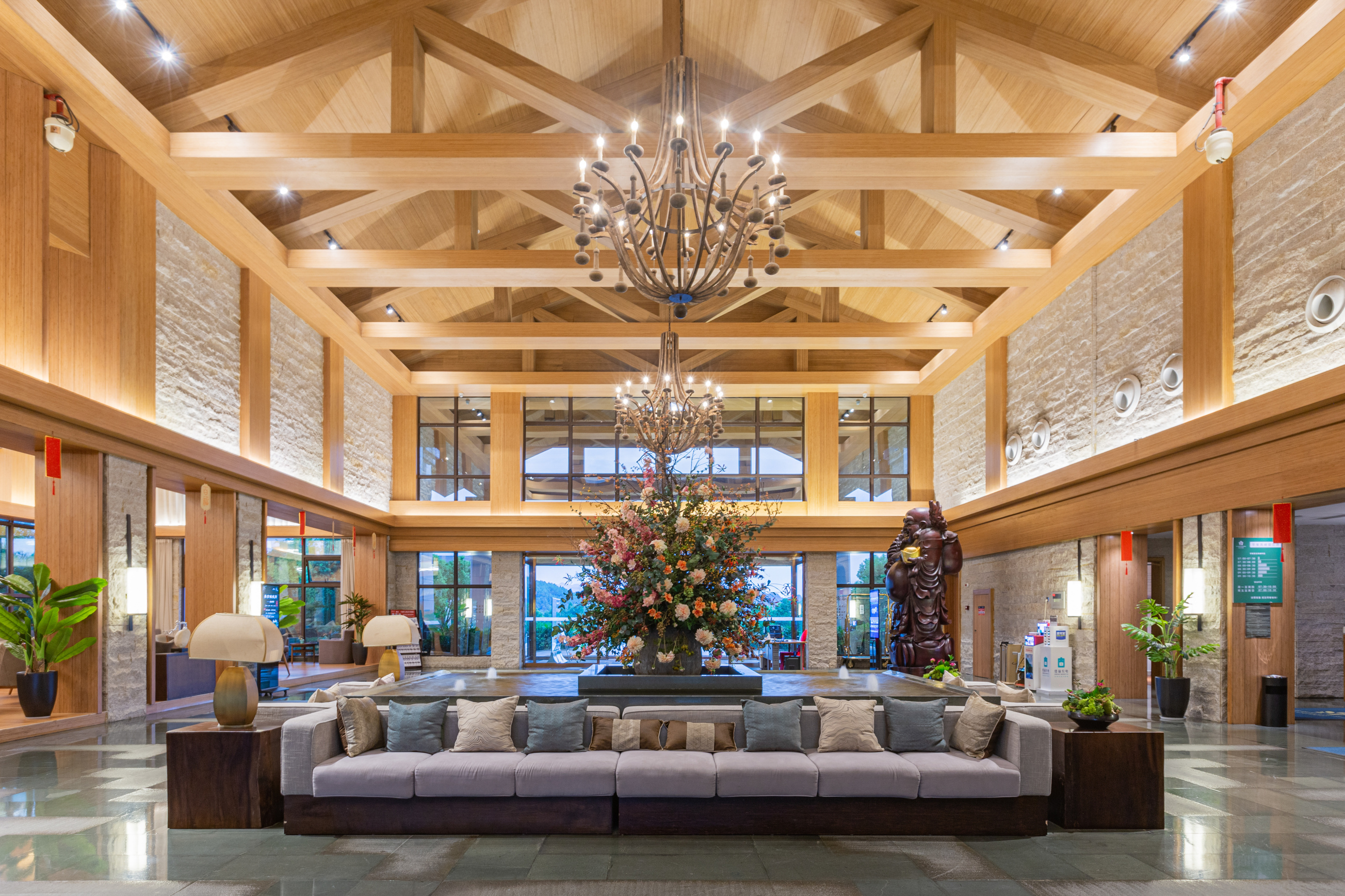 Xiuhe Hot Spring Holiday Hotel Over view