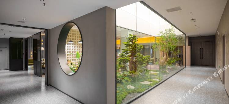 秋果酒店(呼和浩特内蒙古大学南校区五里营地铁站店)图片