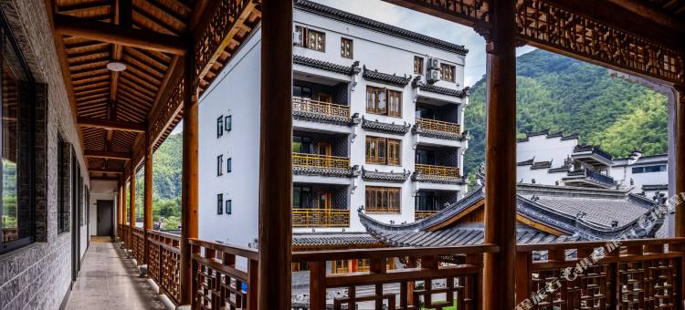 栖曼民宿(月亮湾风景区竹筏漂流起点店)图片