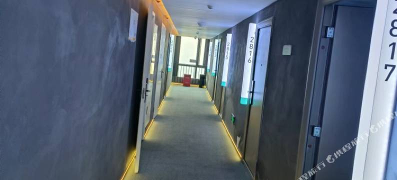 H电竞民宿(成都三圣乡店)图片
