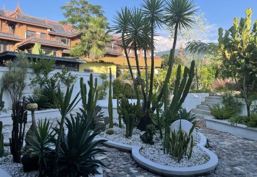Mangshi Xishang Homestay (Yi Nationality Ancient Town Branch)Hotel Overview