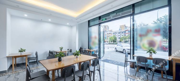 云曼智能酒店(祥云高铁站玉波湿地公园店)图片