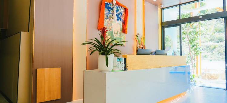 冈·雍曲精品酒店(新龙县中学店)图片