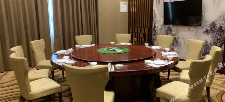阿拉尔塔河花园酒店图片