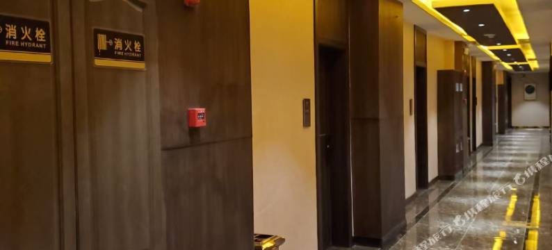 玛沁岭格尔大酒店图片