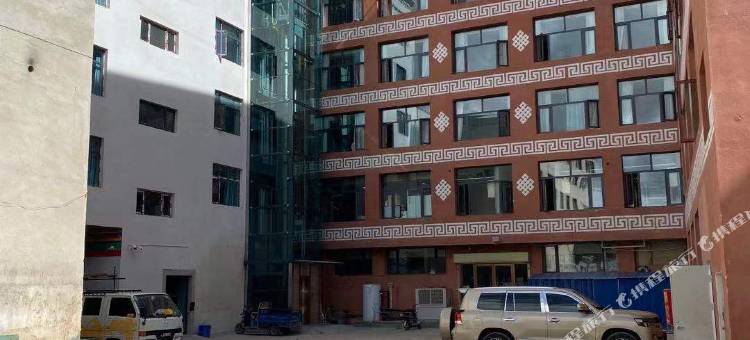 萨嘎欧冠精品大酒店图片