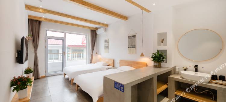 花筑·尘外民宿(秦皇岛北戴河火车站店)图片