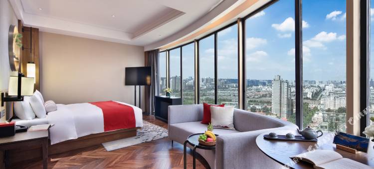 丽橙酒店·逸(西安永宁门省人民医院黄雁村地铁站店)图片