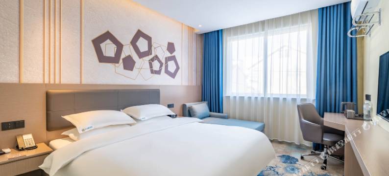 中怡精品酒店(潜山市雪湖里历史文化街区天柱山旅游客运站店)图片