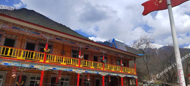 波密达杰客栈图片