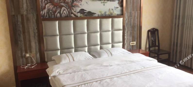 监利卧虎唱龙酒店图片