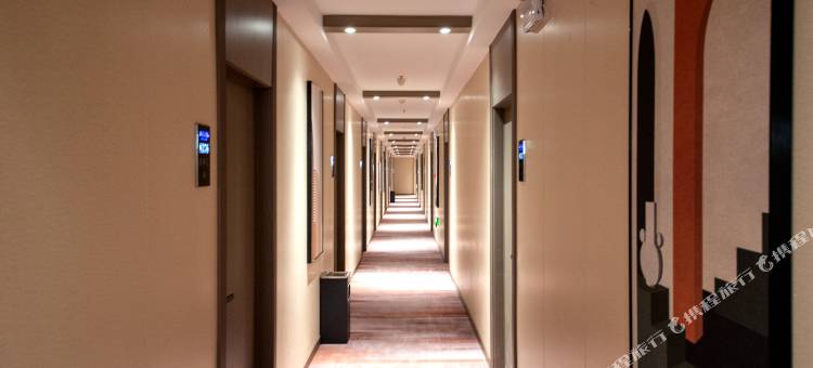 乐驿假日酒店(平顶山开源路步行街店)图片