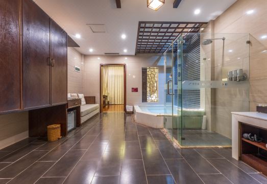 Longlin Hot Spring Resort Hotel Overview