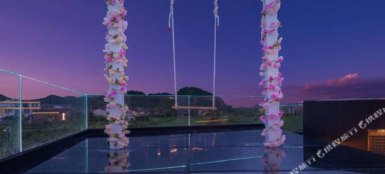 云顶·悬空Coffee全景酒店(普者黑村普新桥店)图片