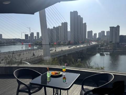 FunGee欢致酒店(枣阳浕水公园市政府店)图片