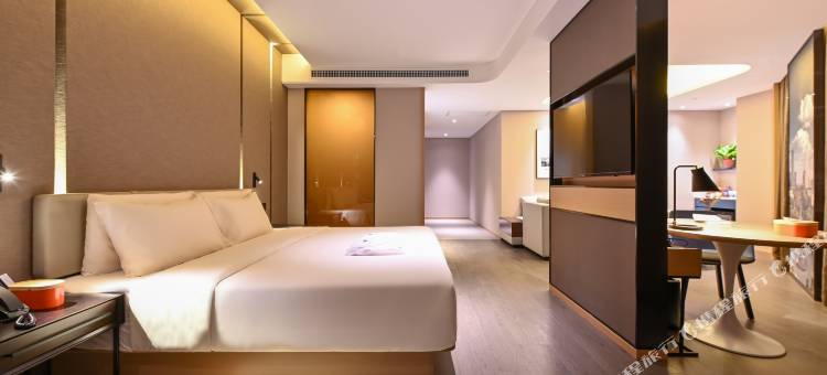 长春汽开区西湖大路亚朵酒店图片