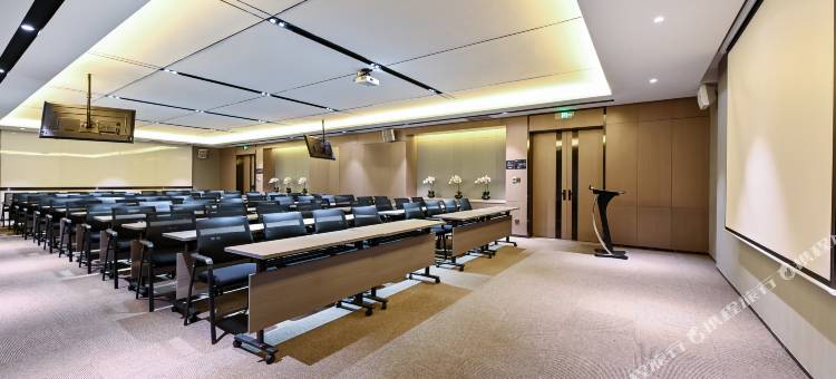 长春汽开区西湖大路亚朵酒店图片