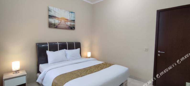 由Ruang Nyaman提供的Sentul Atmosfer客房(Atmosfer Guest House Sentul by Ruang Nyaman)图片