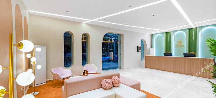 方棠艺术酒店(潢川迎宾路西亚和悦广场店)图片