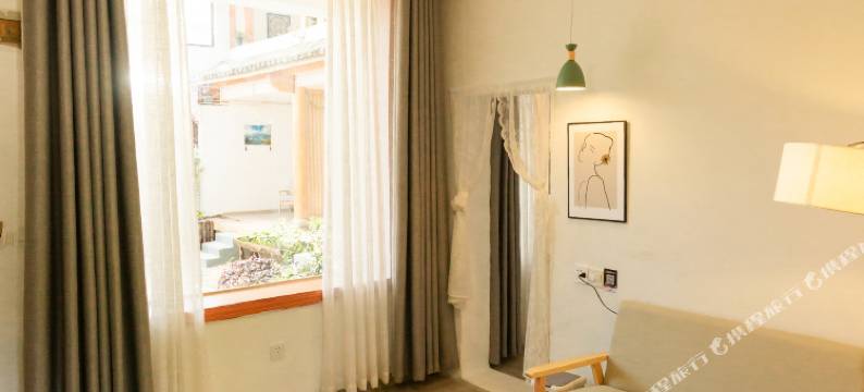 香格里拉雪湖轻奢民宿(独克宗古城店)图片