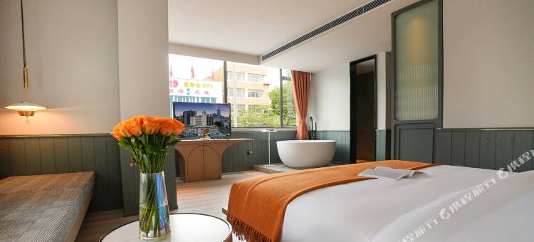 深圳西丽芮汐酒店(茶光地铁站店)图片