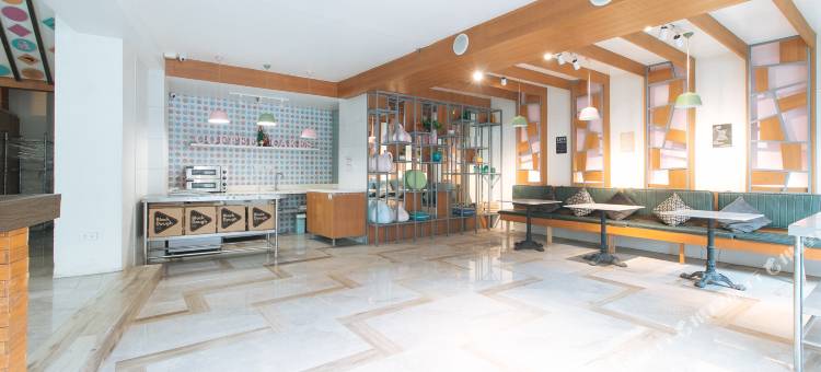 UrbanView @ Lacson Street Bacolod City by RedDoorz图片