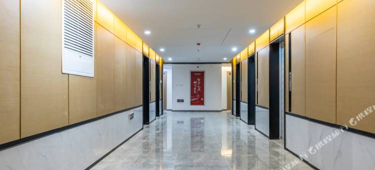 斯维登精品公寓(青岛五四广场宁夏路地铁站店)图片