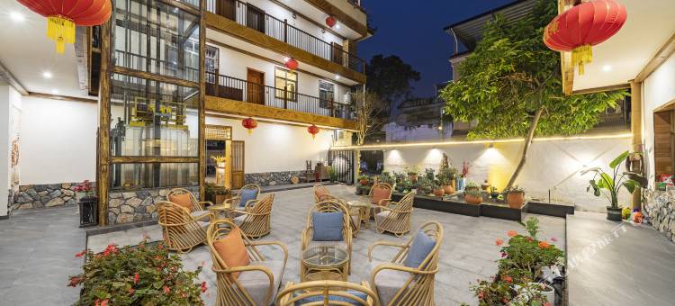 青城山览青木舍民宿(青城山高铁站前山景区店)图片
