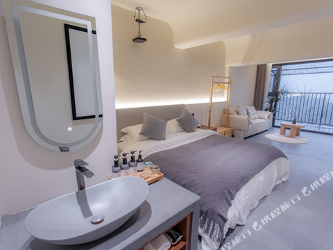 坐忘里·观峦民宿(武当山南岩景区店)