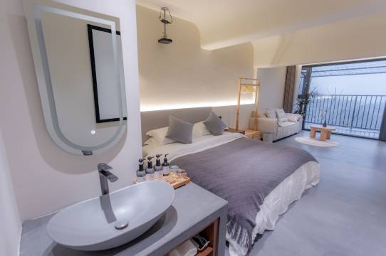 坐忘里·观峦民宿(武当山南岩景区店)