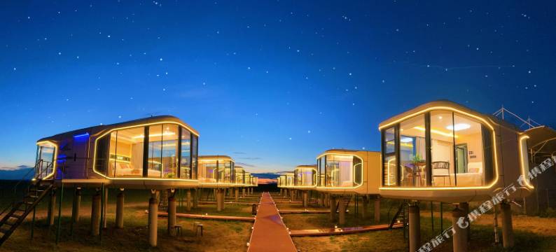 新巴尔虎左旗睿翔太空舱酒店图片