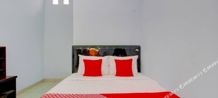 O酒店 苏里亚阿巴迪伊斯兰民宿 靠近巩邦市广场(Surya Abadi Homestay Syariah RedPartner)图片