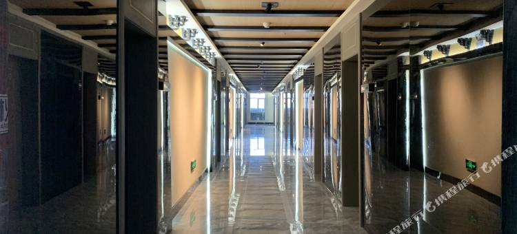 杂多扎西仓酒店图片