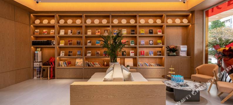 亚汀酒店(威宁彝族回族苗族自治县草海北坡生态公园滨海大道店)图片