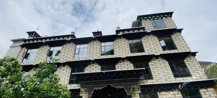 三怙主民宿( 香格里拉镇稻城亚丁景区店)图片